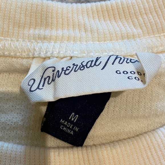 Universal Thread Top - Picture 2 of 3